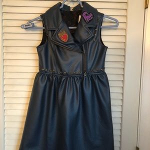 Girls Descendants dress - size 7/8